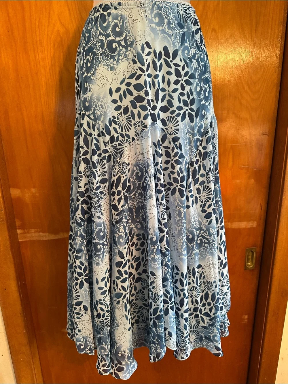 Newsworthy NWT Blue White Georgette Print Flounce Midi Skirt Small